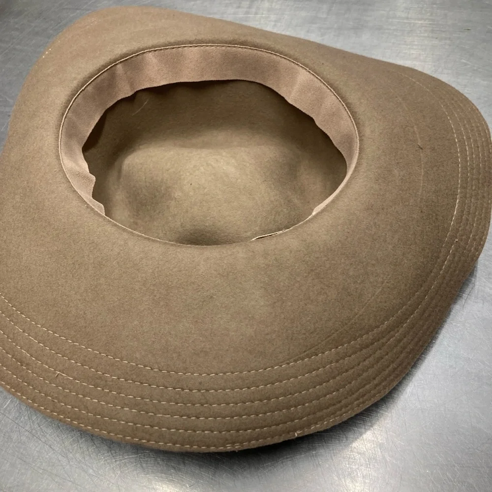 Collection eighteen 80% wool hat